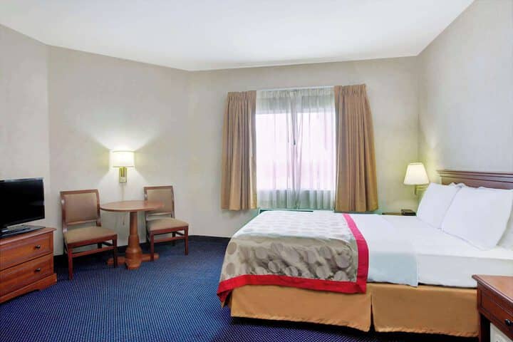 Room 9 of 17