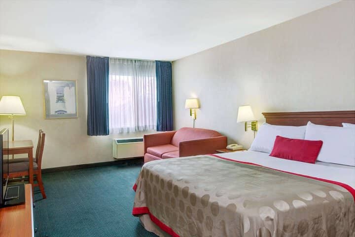 Room 7 of 17