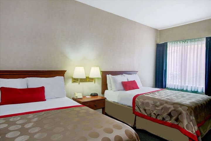 Room 5 of 17